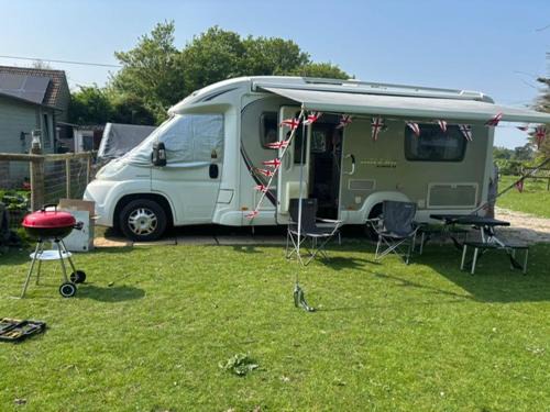 Eastling Other | Izzie The Glampervan
