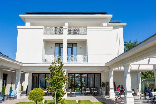 Lugoj Hotel | J'adore Boutique Hotel
