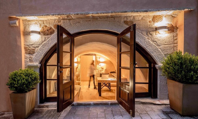 Old Town House | J&G Suites