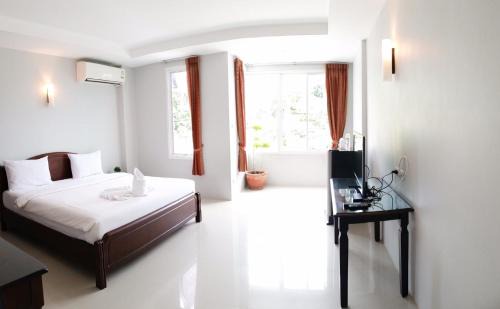 Downtown Krabi Hotel | J.Holiday Inn Krabi