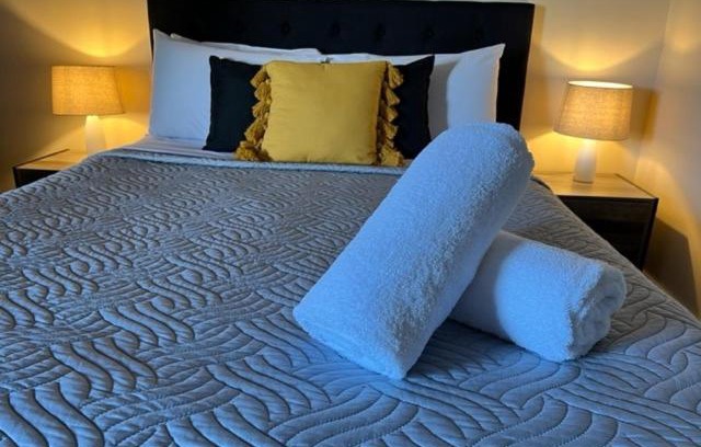 Warwick Hotel | Jackie Howe Motel