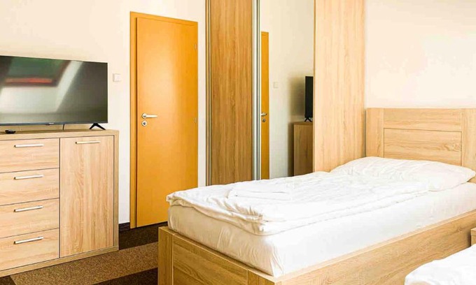 Sever Hotel | Jahodná