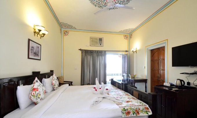 Bani Park Bed & Breakfast | Jaipur Vintage House