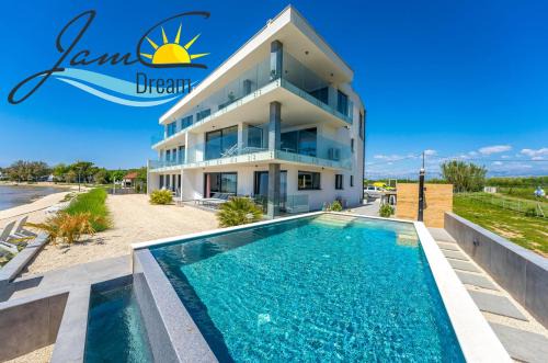 Privlaka Apartment | JamC Dream Familientraum direkt am Meer mit beheiztem Pool