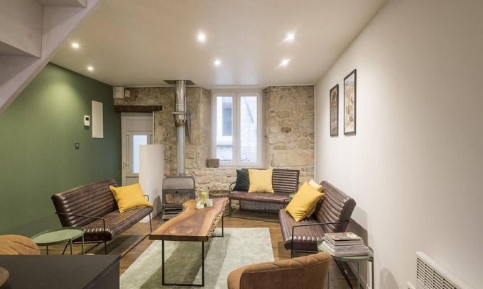 Dun-sur-Meuse House | Jane Austen Lake Retreat