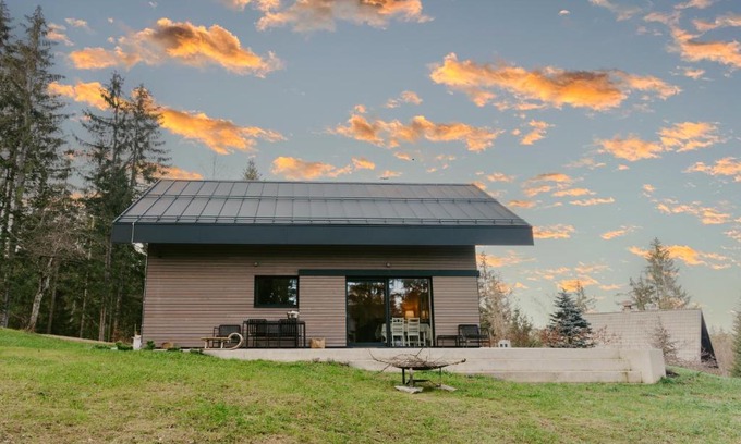 Bloke House | Janina's Dragonfly house