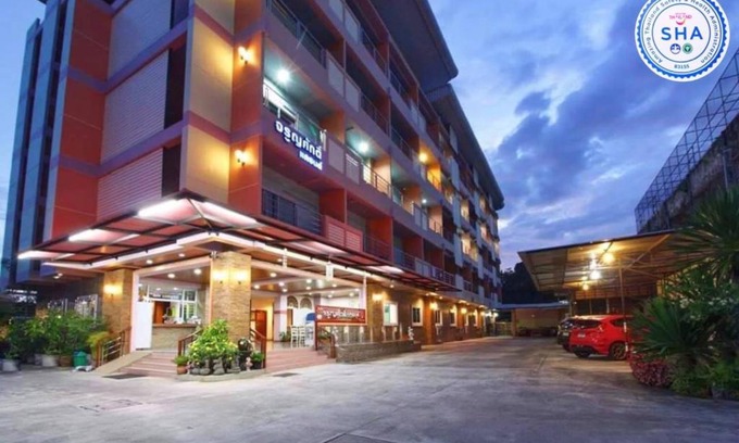 Trang Hotel | Jaroonsak Grand