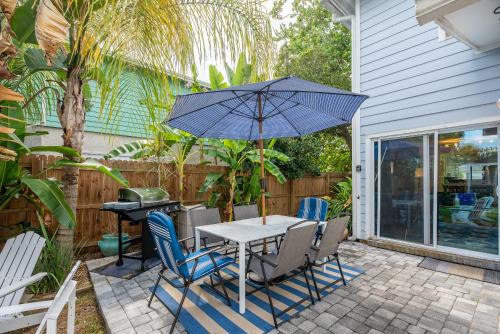 Jacksonville Beach House | Jax Vacations 1/2 Mile to Beach, 2 bedroom townhome pet friendly