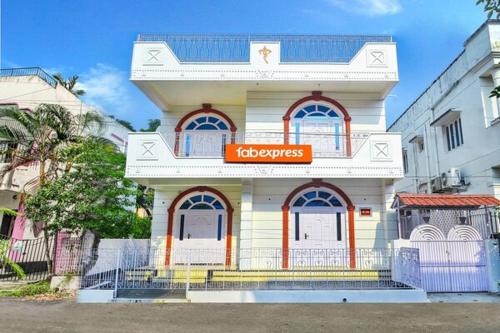 Sector II House | JBS Rooms - Salt Lake, Kolkata