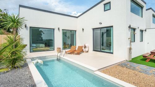 Pyoseon House | Jeju stay eden Dokche poolvila Pension