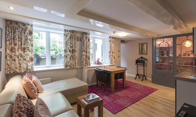 Canal Ring Apartment | Jeroen Bosch apartment