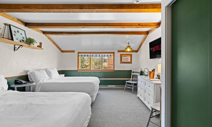 Tannersville Ski Chalet | Jessie's Harvest House