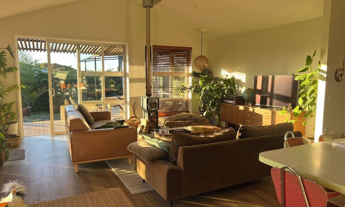 Mapua House | 'Jessie St Jungle' | Māpua Village