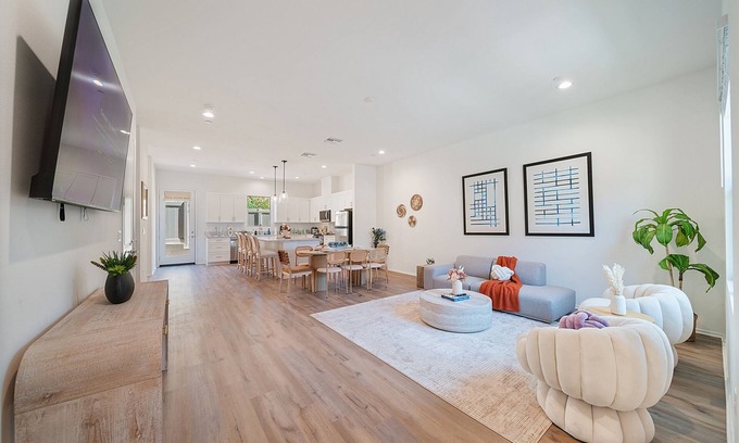 Walnut House | Jie’s Golden Walnut - Brand New Modern 4B4B Home