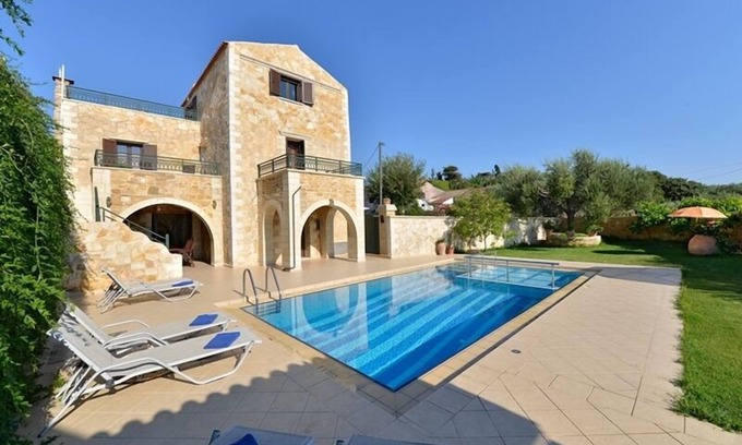 Pyrgos Psilonerou Villa | Joanna Villa, a magnificent historic villa with private pool