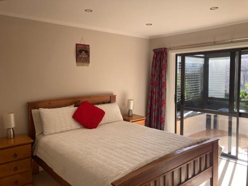 Greenlane - Ellerslie House | Joe & Mary's Comfy homestay room