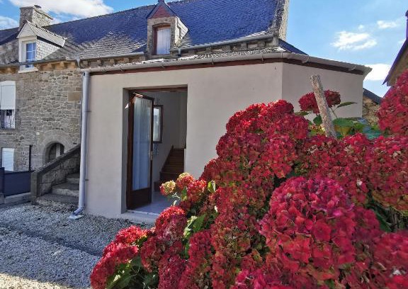 Megrit House | JOLIE MAISON DE VILLAGE