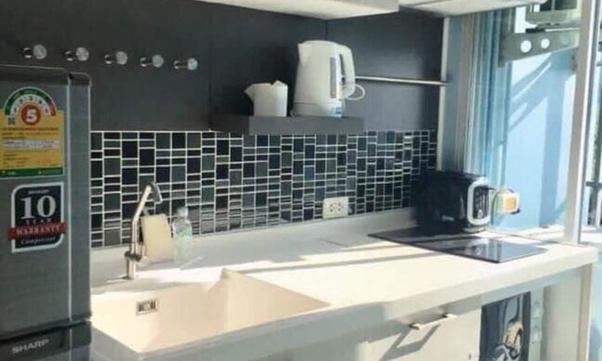 Lucenay-les-Aix Apartment | Jolie studio meuble avec lits doubles personnes sur Lucenay, prox commerces.