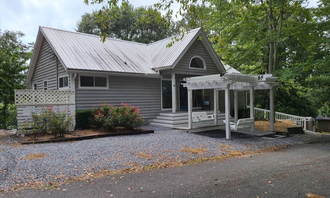 Wetumpka House | Jordan Lake Nature Retreat