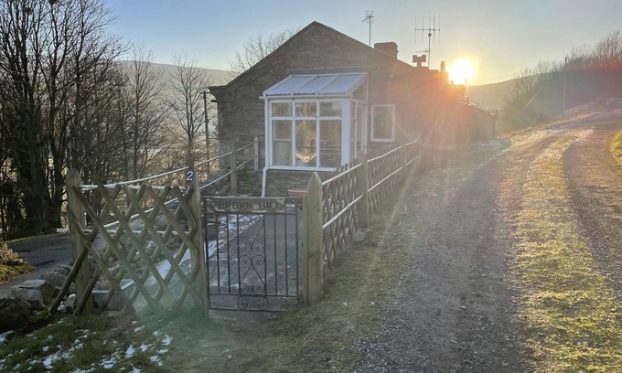 Fremington Cottage | Joyces Cottage, 2 Brown Hill