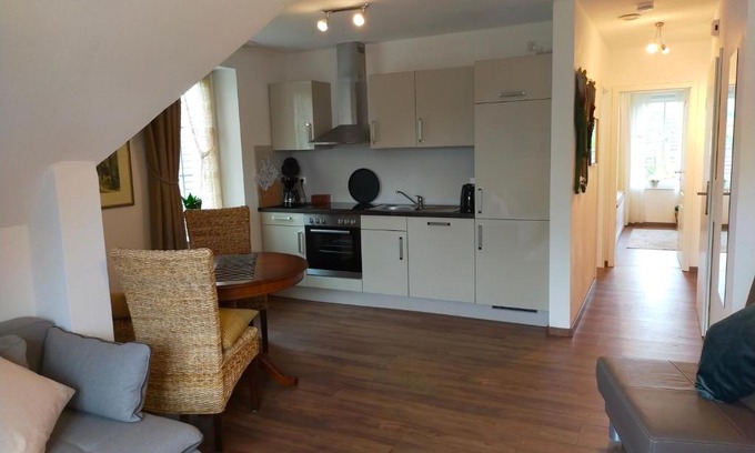 Luetetsburg Apartment | Julia