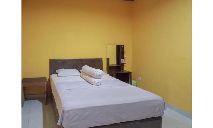 Sulawesi Hotel | Julista House Mitra RedDoorz