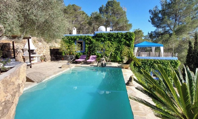 Sant Miquel de Balasant Villa | JULY LAST MINUTE OFFER! 29/06-13/07 Typical stone ibizan pool country villa.