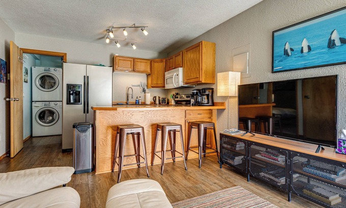 Mendenhall Valley Apartment | Juneau Apartment - Minutes to Mendenhall Glacier