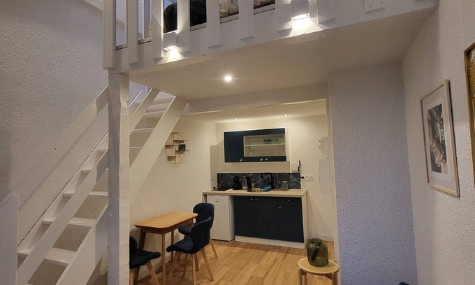 La Gare Apartment | Jungle T2 Neuf Clim Netflix Cosy Centre Ville Gare