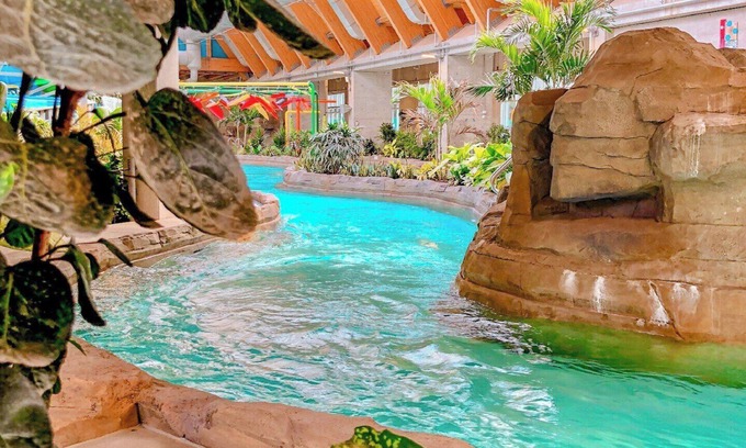 Circleville Hotel | Junior King Ste at The Kartrite Resort and Indoor Waterpark