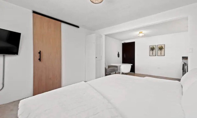 Santurce Apartment | Junior Suite Steps To Loiza Street & Best SJ Beach