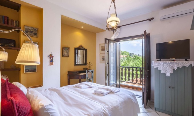 Paradhisos Hotel | Junior Suite with balcony