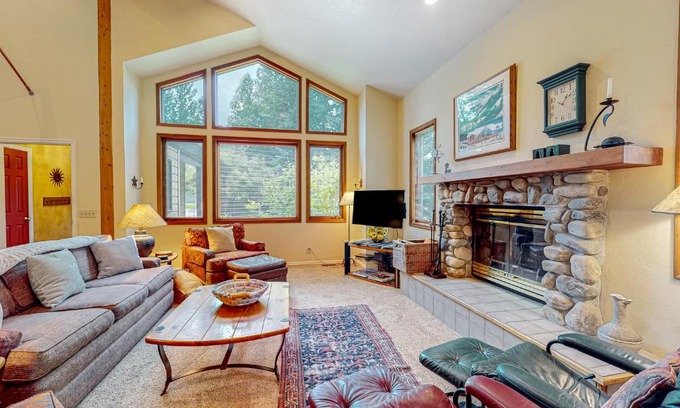 Twin Creeks House | Juniper Haven Retreat