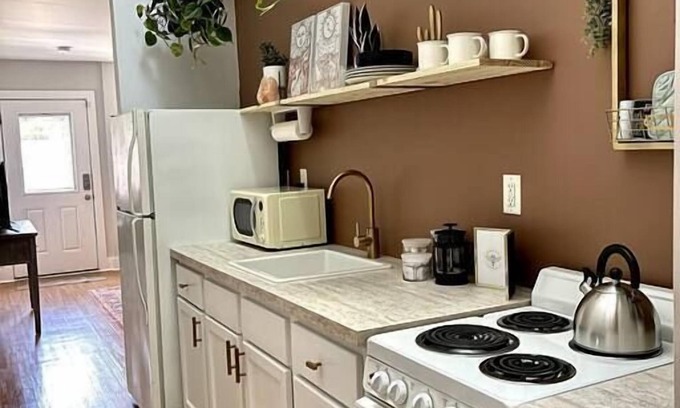South Nashville Apartment | Just a mile to Broadway!
