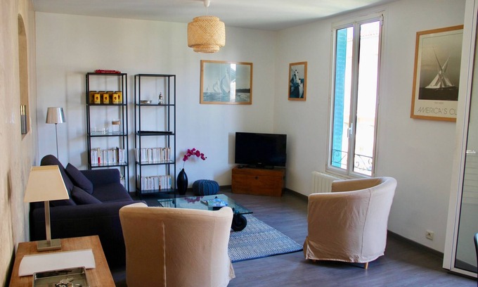 Les Baumettes Apartment | Just a stone's throw from the beach, a charming family apartment.