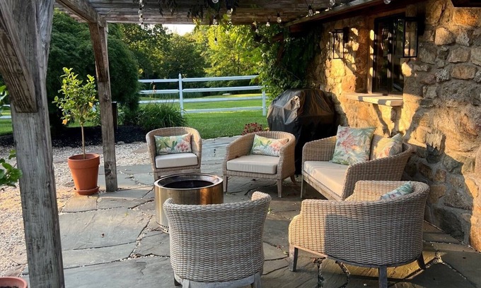 Bernardsville Cottage | Just Renovated 1 Bedroom Cottage on Bernardsville Mountain