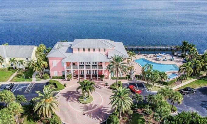 Coquina Key Apartment | Just Renovated! Stunning Waterfront Views 2BR Hideaway at Coquina Key, St Pete!