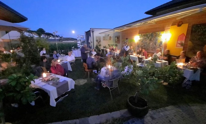 Glatzberg House | Künstler-doppelzimmer Inkl. Frühstück - Malerwinkl - Kunsthotel Wirtshaus & Vinothek