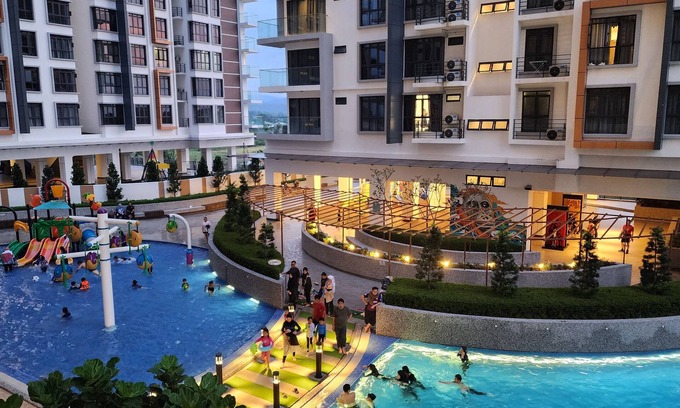 Penampang House | K Avenue with PS5, Pool View, Kids Playground and Private Balcony