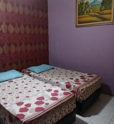 Medan House | K77 Backpackers - Jungle Tours