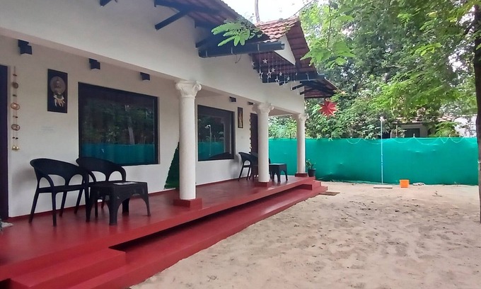 Mararikulam Bed & Breakfast | Kadal Beach House Marari