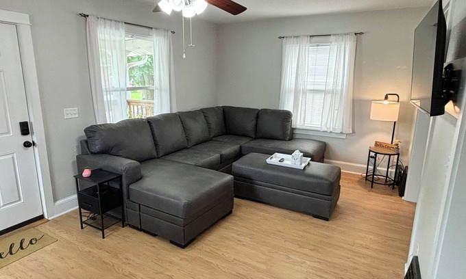 Southwest Area House | Kadia’s Place-The One With The Private Backyard