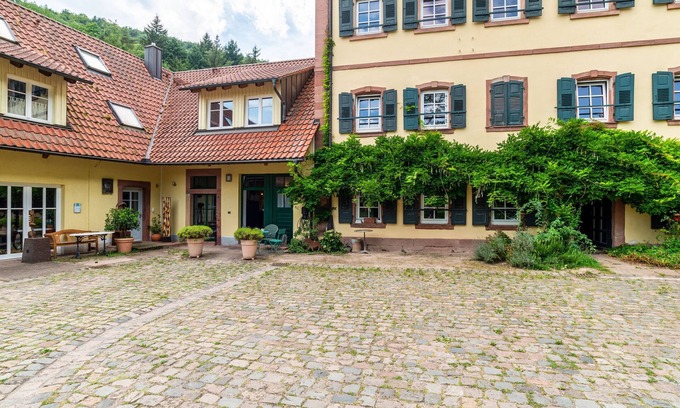Klingenmuenster House | 'Kaiserbacher Mühle' plenty of space for large families and many friends between forest and wine