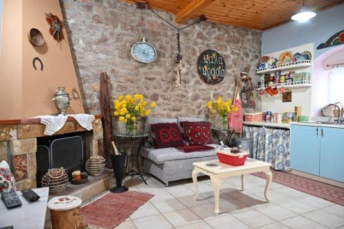 Ano Vlasia House | Kalavrita Winter Retreat - Homely Spacious Chalet
