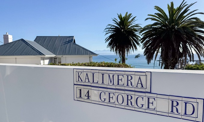 Mossel Bay Villa | Kalimera Beach House MosselbaynWalking distance to beach, stunning sea views