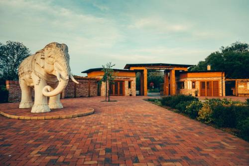 Somogyvamos House | Kamala Kutir
