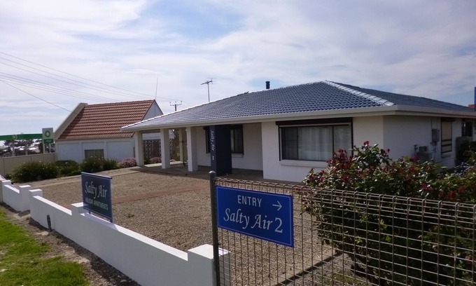 Kingscote Apartment | Kangaroo Island Salt Air Apartment 2