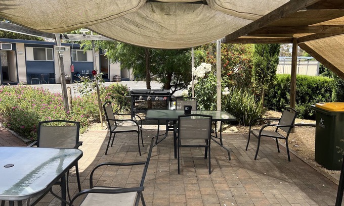 Kaniva Hotel | Kaniva Midway Motel