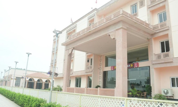 Islampur Hotel | Kankidham Lords Inn