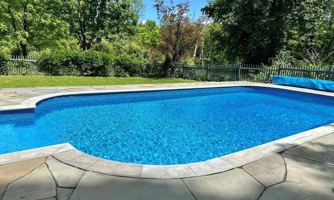 Kingston Cottage | Kapitan’s cottage : Rustic, Private & steeped in Nature. Salt Pool Open Pets OK